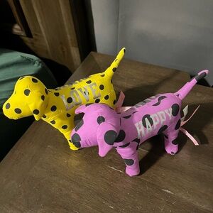 Polka Dot VS Pink dogs